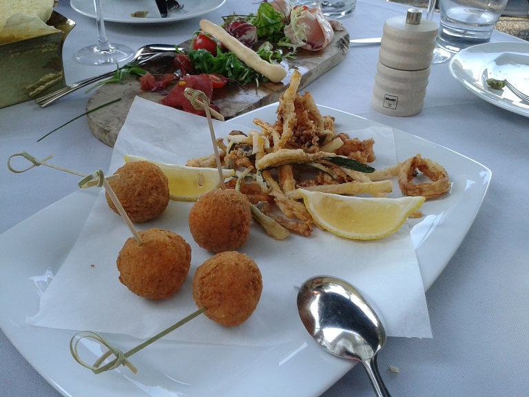 Risotto balls and deep-fried veggies