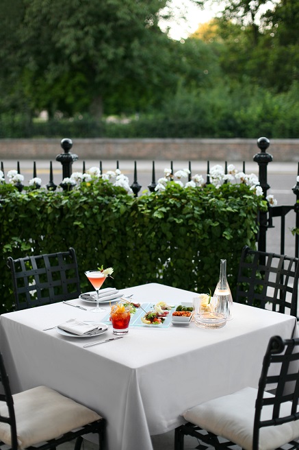 An afternoon aperitivo at the Baglioni hotel Kensington