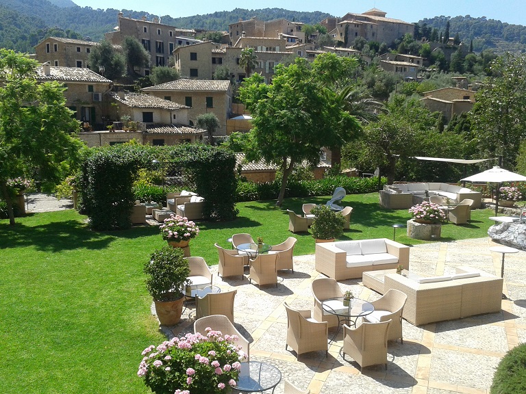 The lawn at La Residencia, Deia