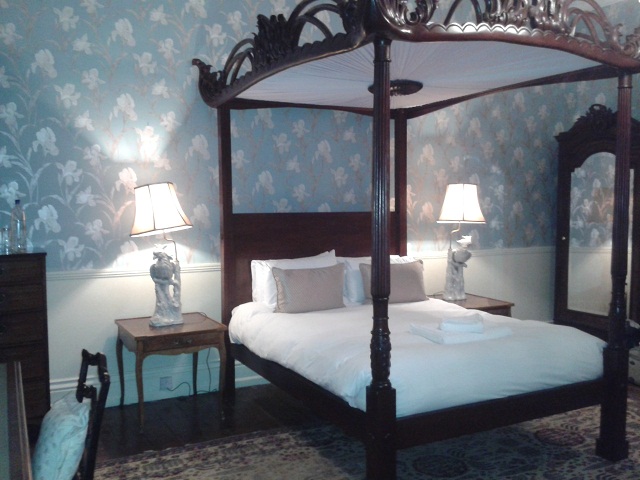 four poster bed at Huntsham Court