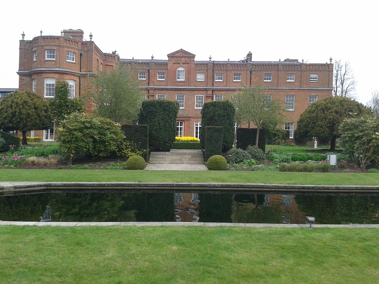 The Grove Hertfordshire gardens and pond