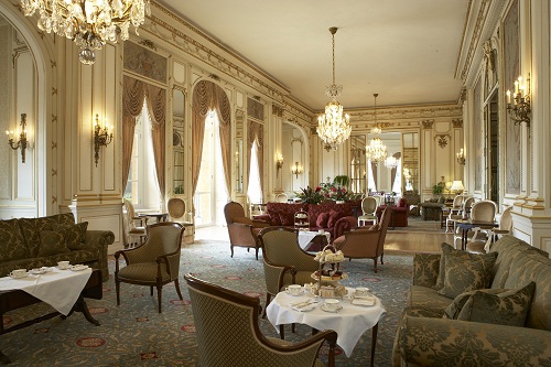 luton hoo mirrored lounge from Eyes Wide Shut