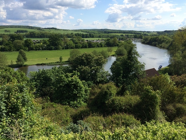 gardens at Danesfield House overlooking the River Thames