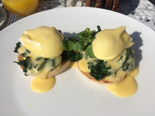 Eggs Florentine in the sunshine