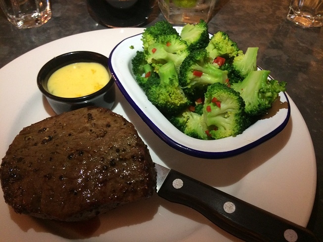 sirloin steak with bearnaise sauce