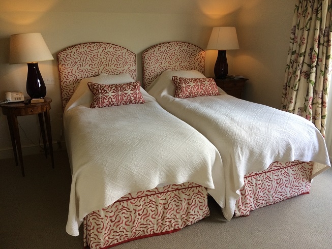 twin beds in South Downs Cottage at park house hotel west sussex