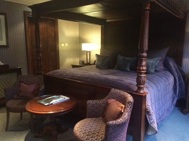 four poster bed in the Henry VIII suite at Langshott Manor