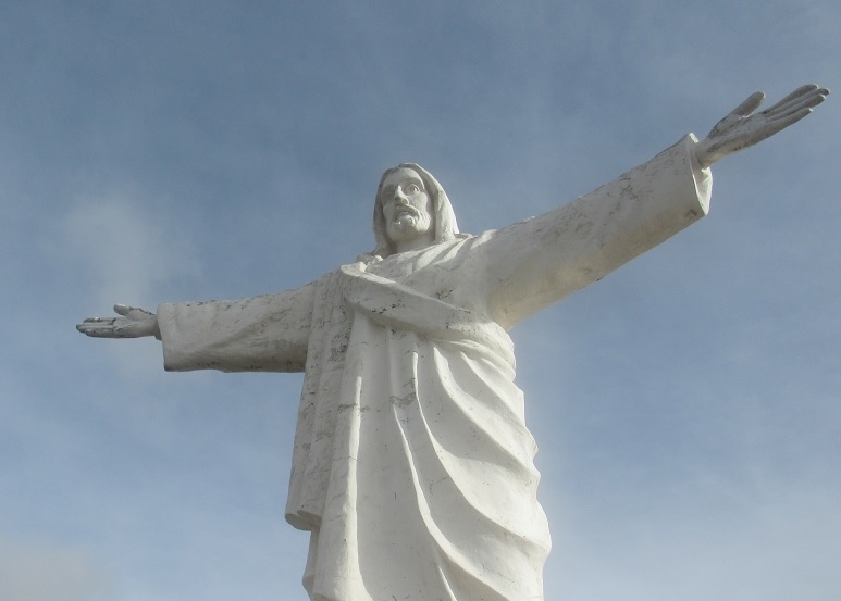 statue of Christ Cusco