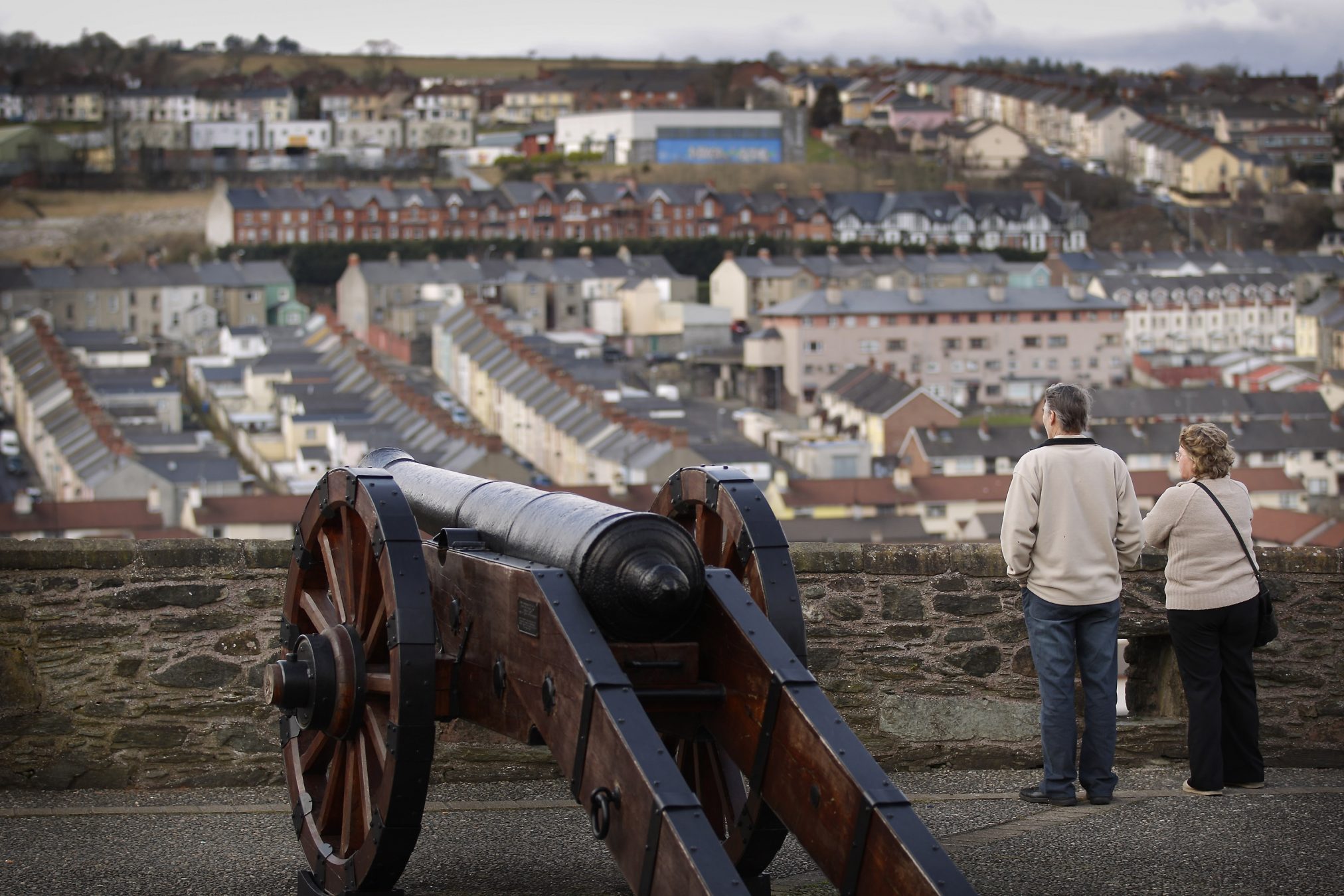 cannon on top of the walls of Derry 
