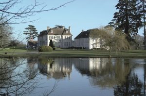 ALadyofLeisure.com luxury hotel reviews Brockencote Hall Worcestershire exterior