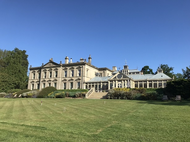 Kilworth House hotel in the sunshine