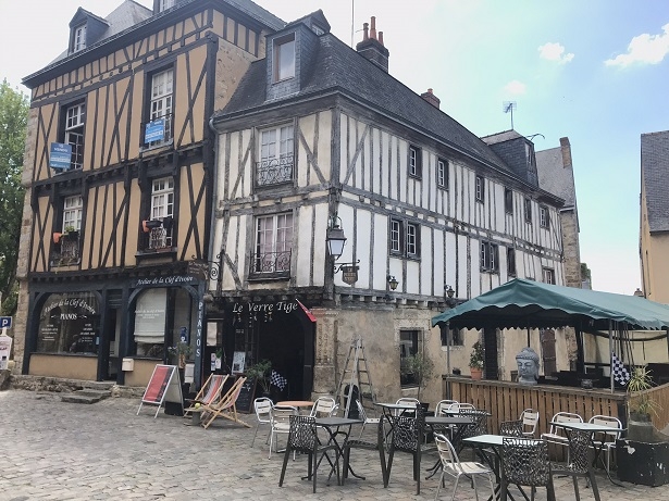 Pub in Le Mans old town