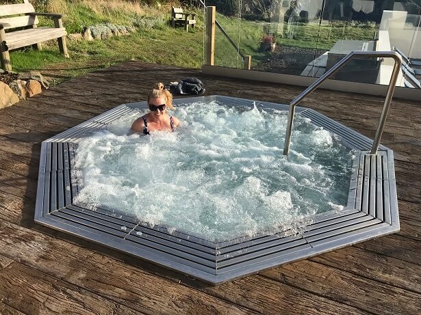 hot tub Mulllion Cove hotel Cornwall