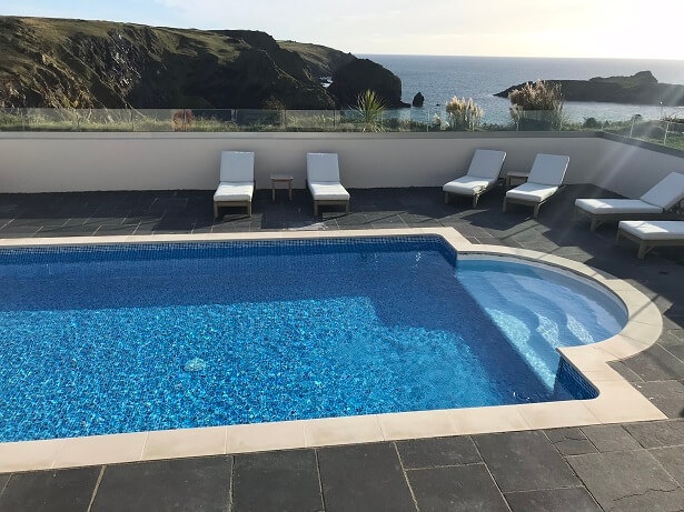 Mullion Cove hotel outdoor pool