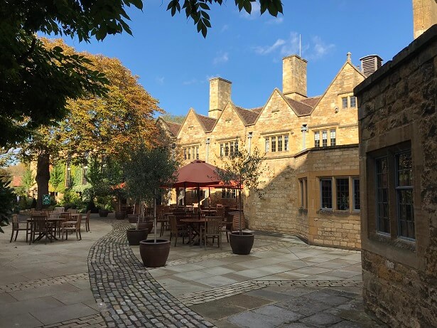 lygon arms courtyard