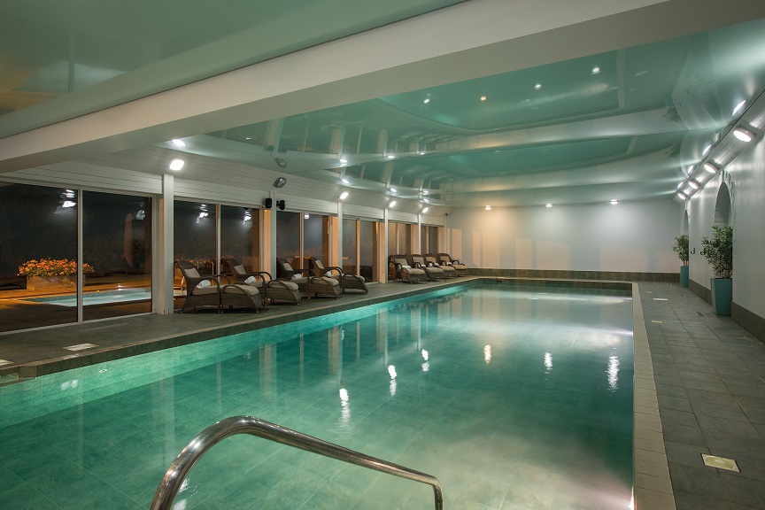 The indoor swimming pool at Fawsley Hall hotel