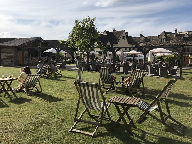 Bear of Rodborough beer garden