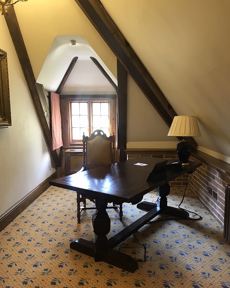 desk in bedroom 