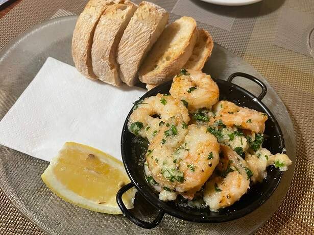 pan-fried Tiger prawns with garlic and parsley