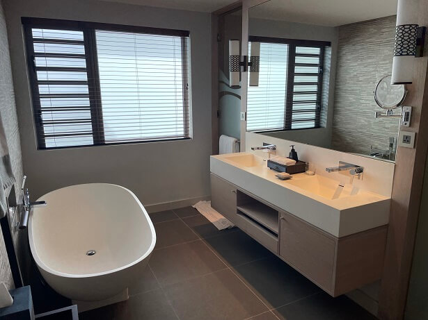 Anantara Iko bathroom