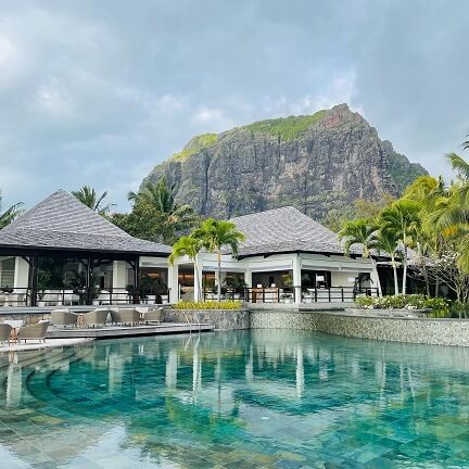 Le Lux Morne Mauritius swimming pool