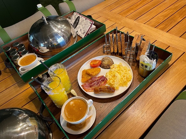 full English breakfast with scrambled eggs