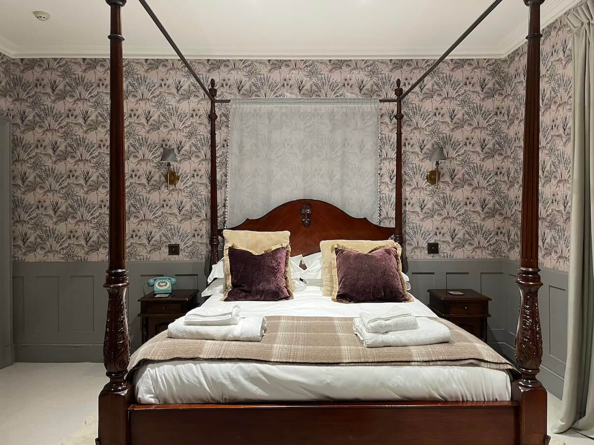 bedrooms at Burleigh Court hotel Stroud