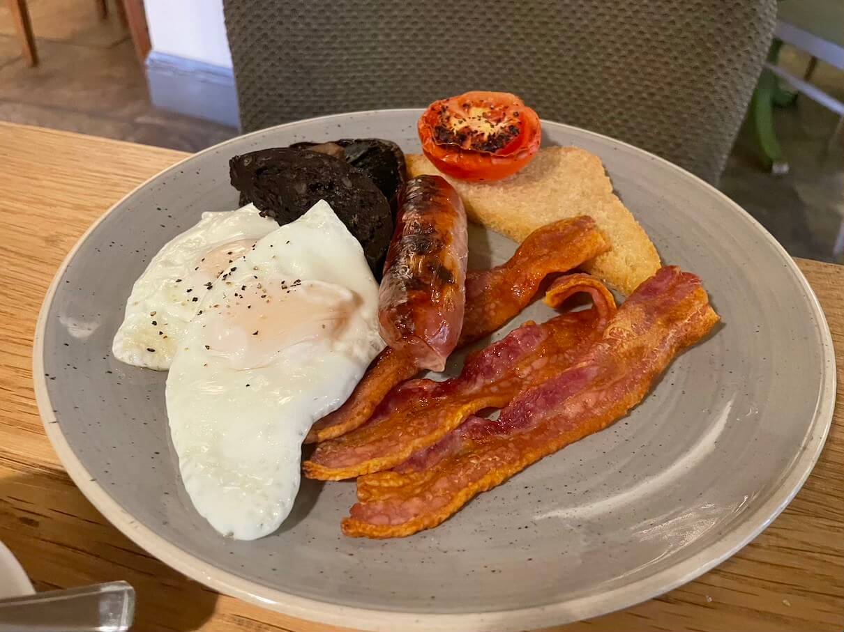 full English breakfast at the Kings Head Inn Bledington