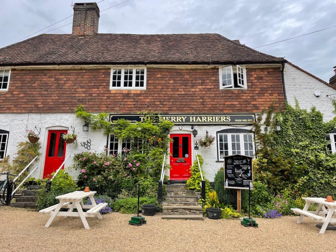 A Shepherds Hut stay at the Merry Harriers pub, Surrey [2022]