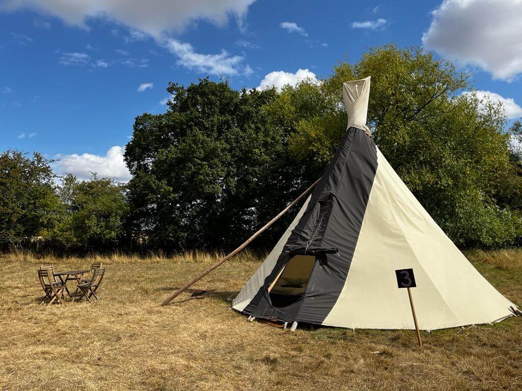 Wild Canvas camping tipi