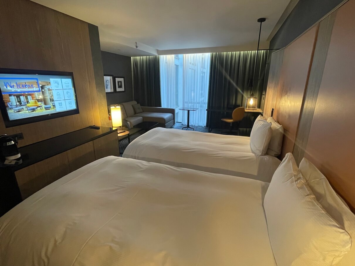 deluxe suite at Hilton London Bankside