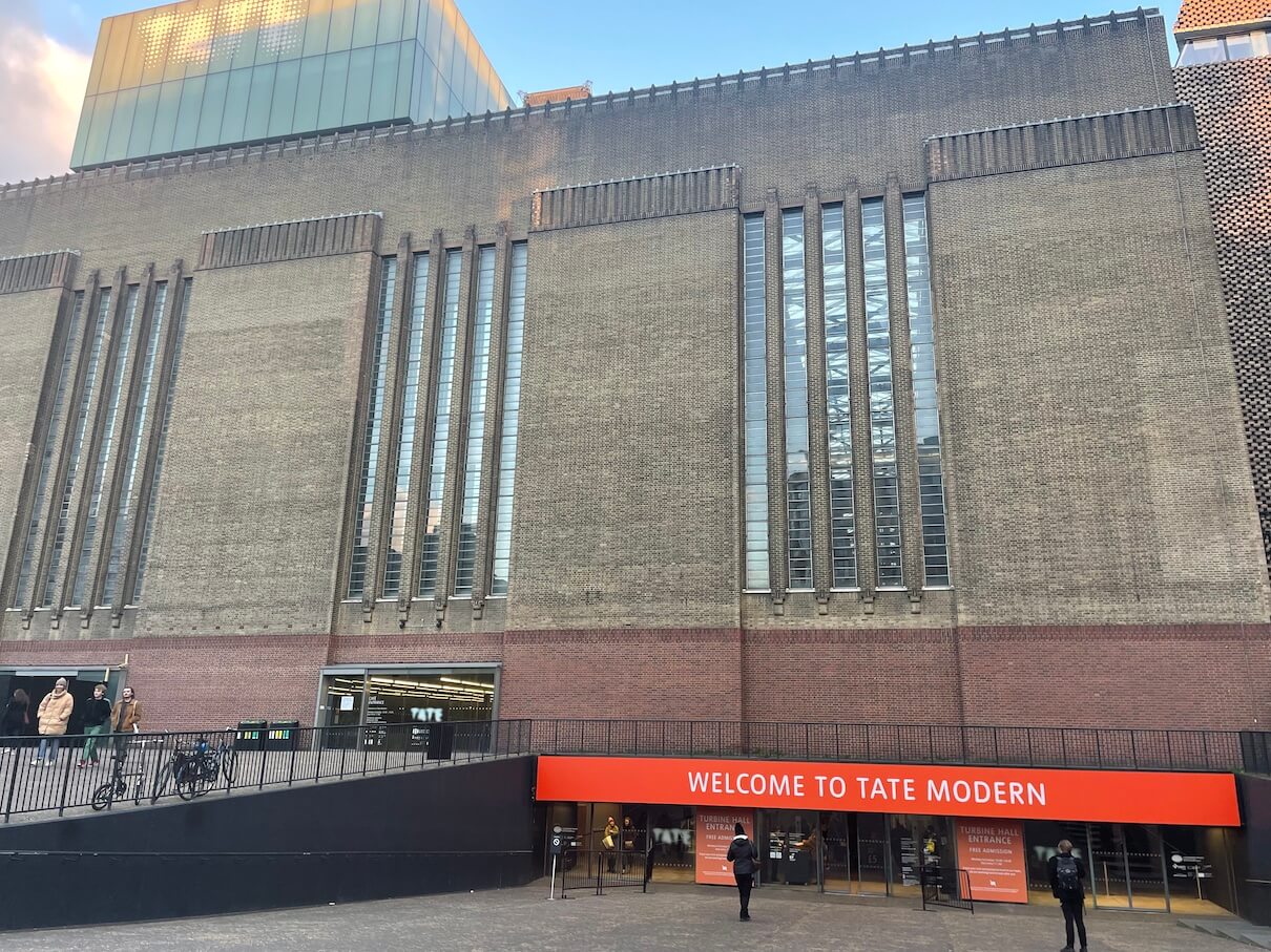 The entrance to Tate Modern