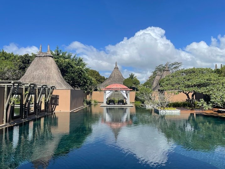 Oberoi Beach Resort outdoor pool