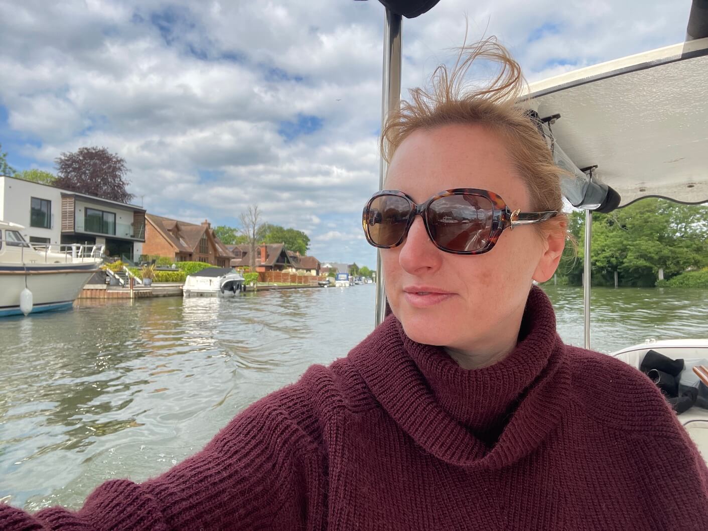 hiring a boat on the Thames