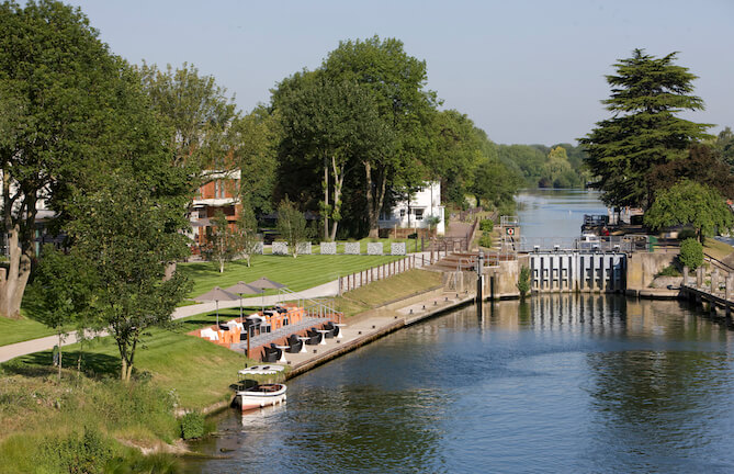The Runnymede on Thames hotel and spa riverside location