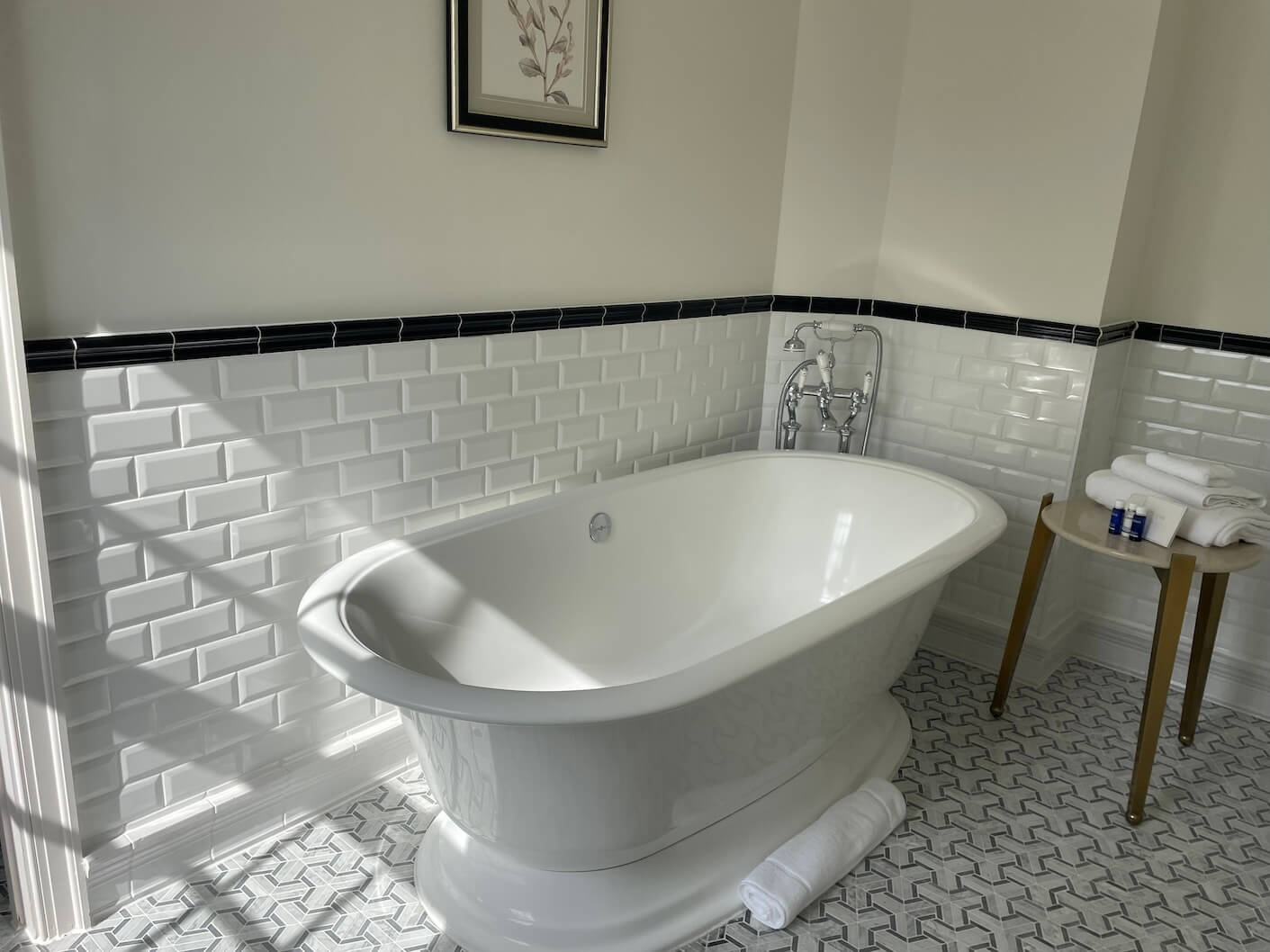 roll top bath in the Wedgewood Suite at Monkey Island hotel
