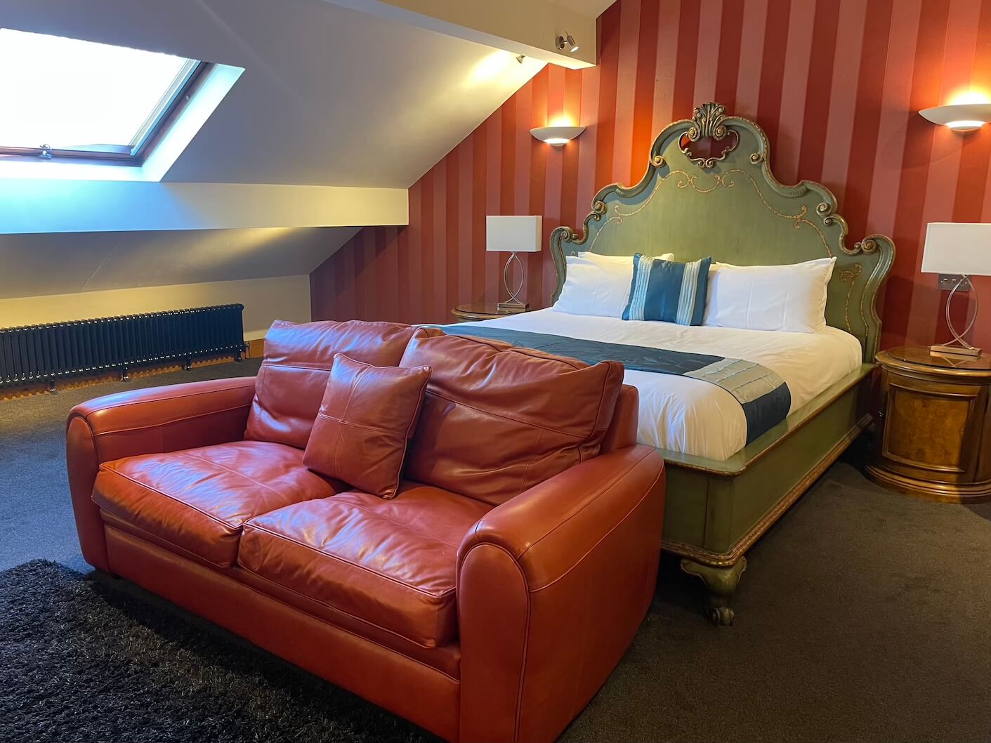 Gibbon Bridge hotel review Staple Oak Suite bedroom 